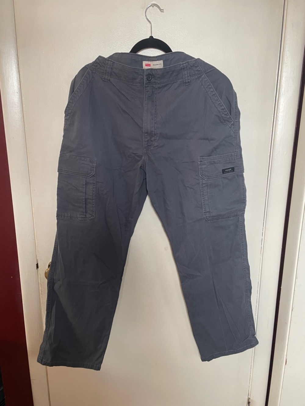 Wrangler Gray Cargo Pants with Multiple Utility Pockets. 36x30. Great condition!
